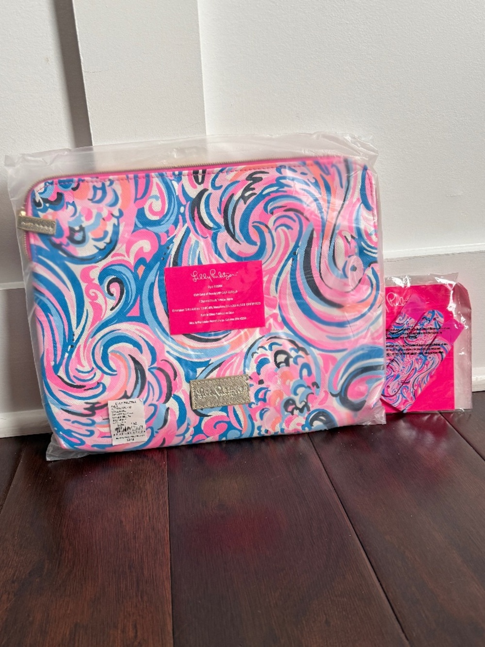 NIP Lilly Pulitzer Catch All Pouch and Phone Card Case in Raz Berry Flamingoals